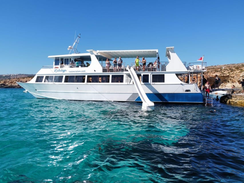 From Sliema: Gozo, Comino and Blue Lagoon Cruise - Sailing north past Malta’s bays