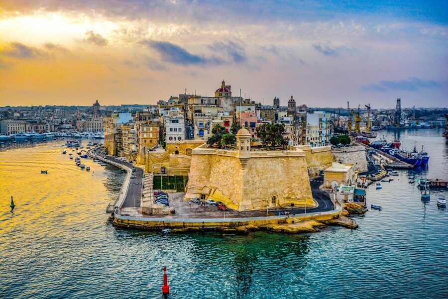 From Sliema: Valletta and the Three Cities Scenic Cruise - Marsamxett Harbour and the Sliema view