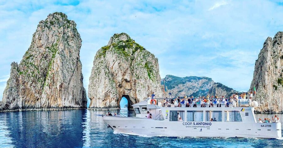 From Sorrento/Nerano: Capri Island Cruise with Guide Onboard - Starting at Marina del Cantone in Nerano