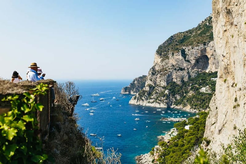 From Sorrento/Nerano: Capri Island Cruise with Guide Onboard - The return cruise around Capri