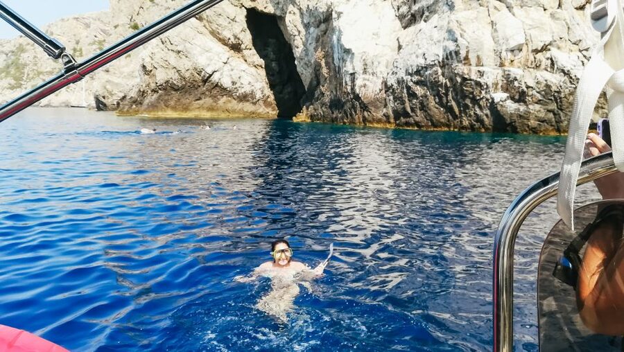 From Split: Blue Cave & 5 Islands with Vis & Hvar Boat Tour - Stupišće, limestone caves, and Stiniva Cove