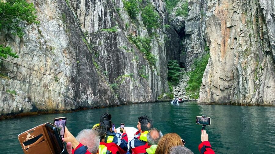 From Stavanger: Lysefjorden & Pulpit Rock RIB Boat Tour - The return ride and cruise-ship timing