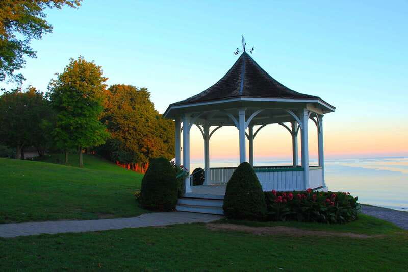 From Toronto: Niagara Falls Evening Tour With Boat Cruise - Who will get the most from this tour