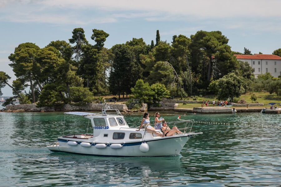 From Zadar: Private Boat Tour to Croatian Islands - Kostanj and Frnaza: choose according to your mood