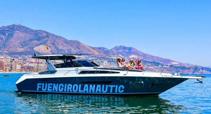 Fuengirola: Dolphin Watching by Yacht with Snacks and Drinks - Coastline views from Calaburras Lighthouse to Torrequebrada Beach