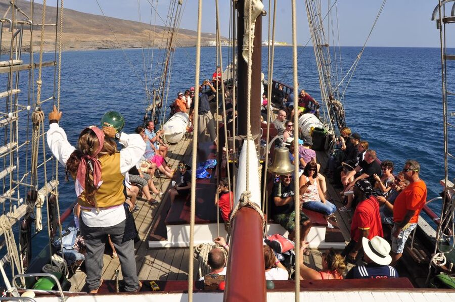 Fuerteventura: 4-Hour Pirate Sailing Adventure - Canarian food served at sea