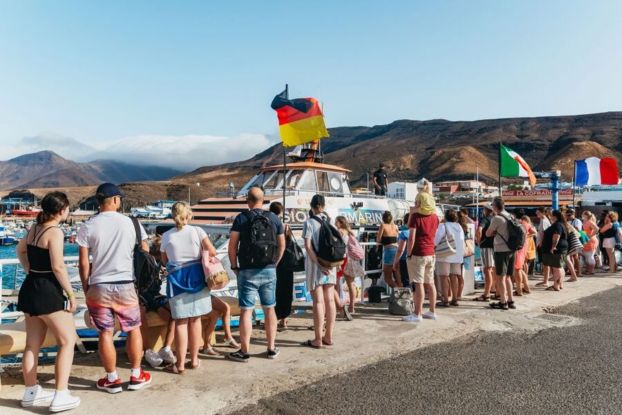 Fuerteventura: Glass Bottom Boat Cruise with Lunch & Drinks - Who will enjoy the Odysee 3 most?