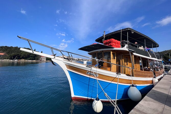 Full-Day Dubrovnik Elaphite Islands Cruise with Lunch and Drinks - Starting in Dubrovnik and getting aboard
