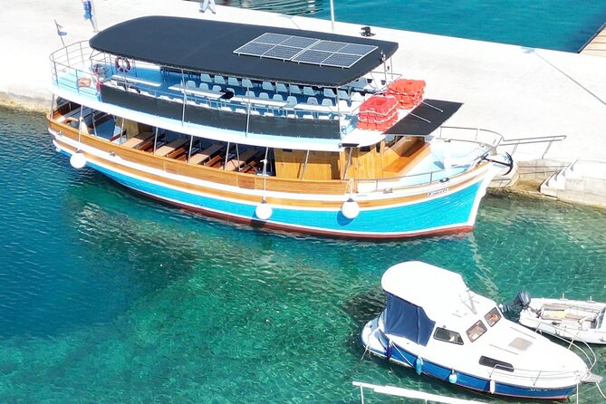 Full-Day Dubrovnik Elaphite Islands Cruise with Lunch and Drinks - Lunch on board and what the open bar really means