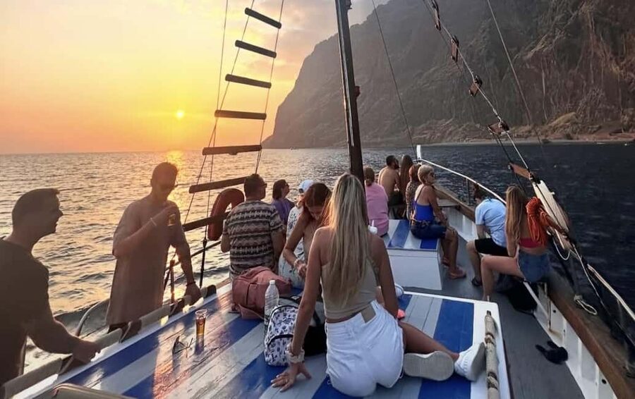 Funchal: Sunset Tour on Traditional Madeiran Boat w/ Drinks - What to bring and how to prepare