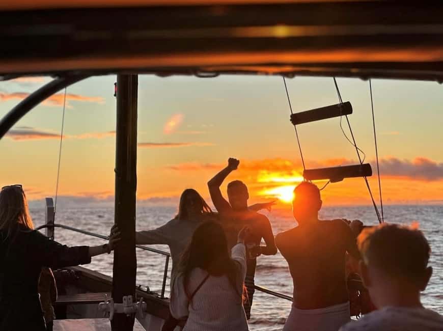 Funchal: Sunset Tour on Traditional Madeiran Boat w/ Drinks - Should you book the Madeira sunset boat?