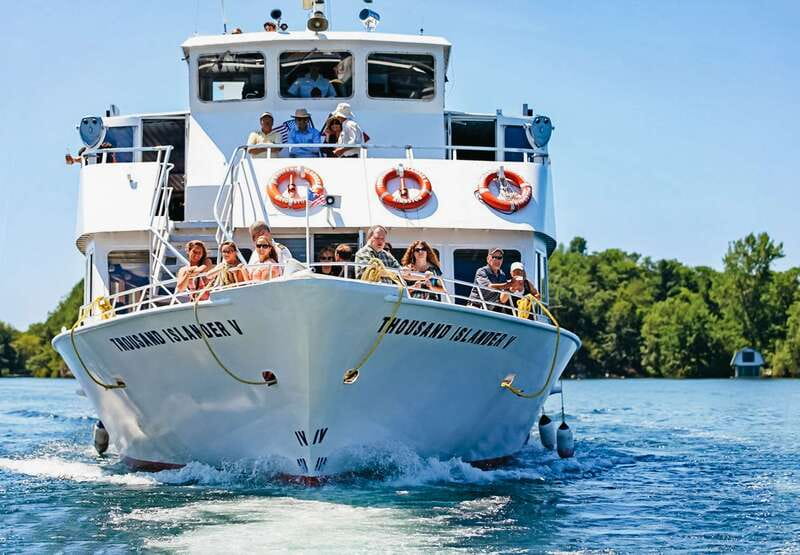 Gananoque: 1000 Islands Cruise & Optional Boldt Castle Entry - Passports, border rules, and phone charges