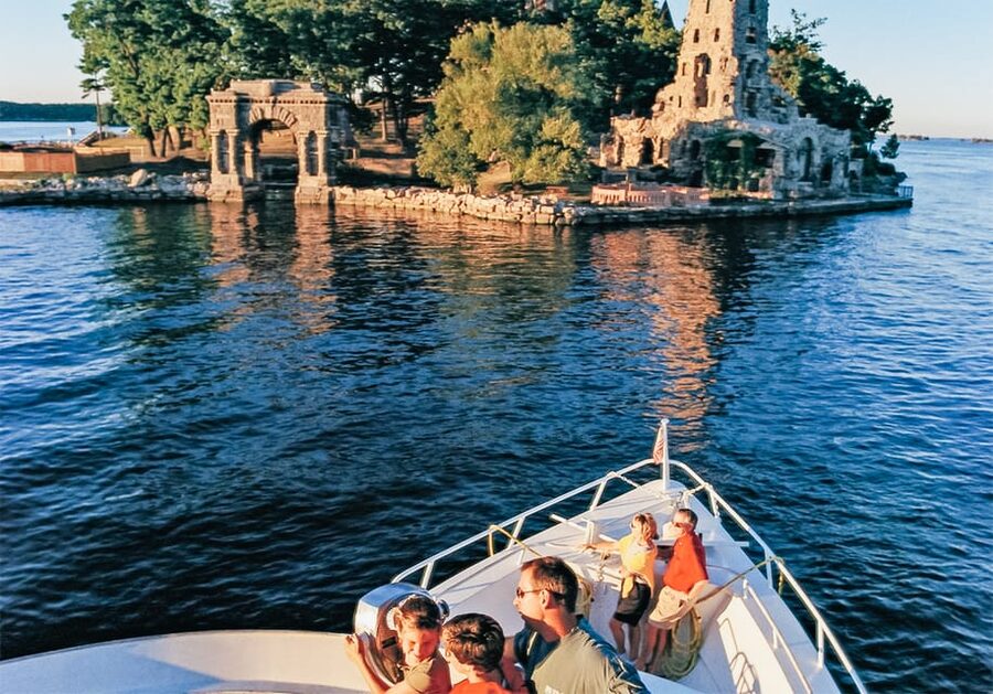 Gananoque: 1000 Islands Cruise & Optional Boldt Castle Entry - The boat, seating, and onboard routine