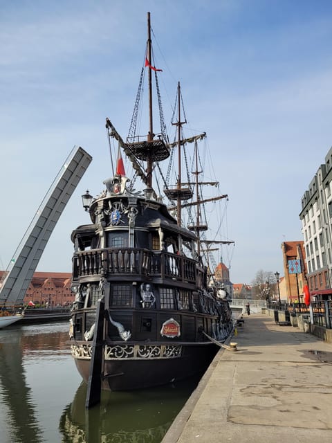 Gdansk: Guided Round-Trip Cruise to Westerplatte - Who should book this cruise?