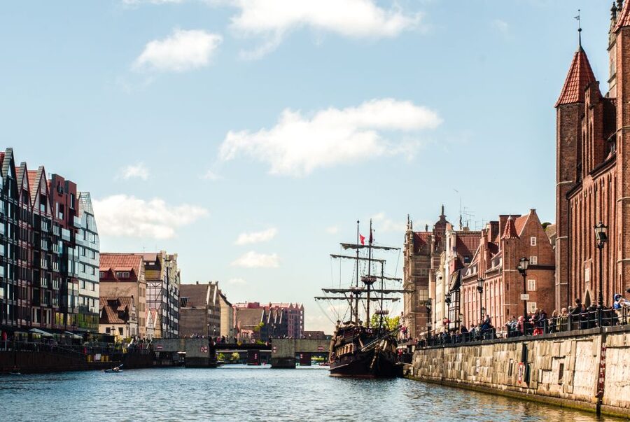 Gdańsk: Motlawa River Yacht Cruise - Starting at the Green Bridge