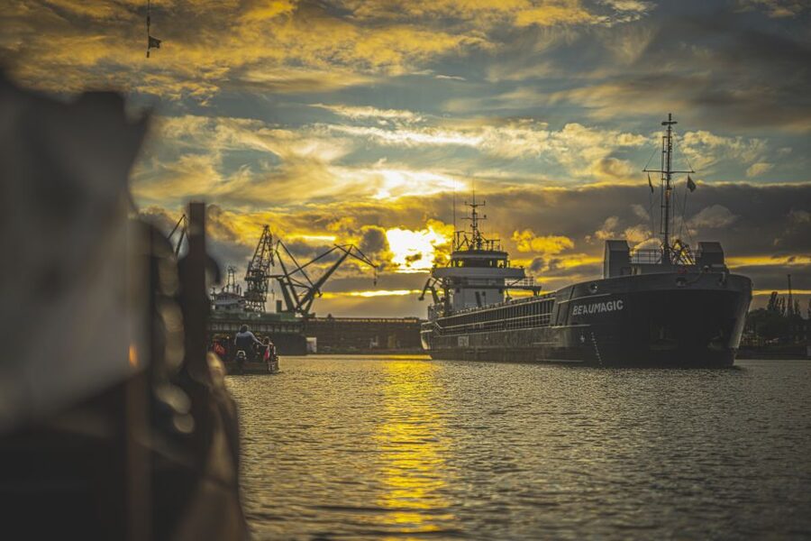 Gdańsk: Sunset Cruise on a Historic Polish Boat - Sunset first, city lights second