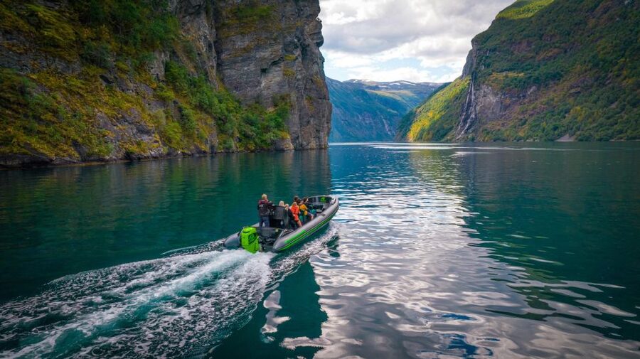 Geiranger: Guided Geirangerfjord Boat Tour - Guide quality shapes the whole trip
