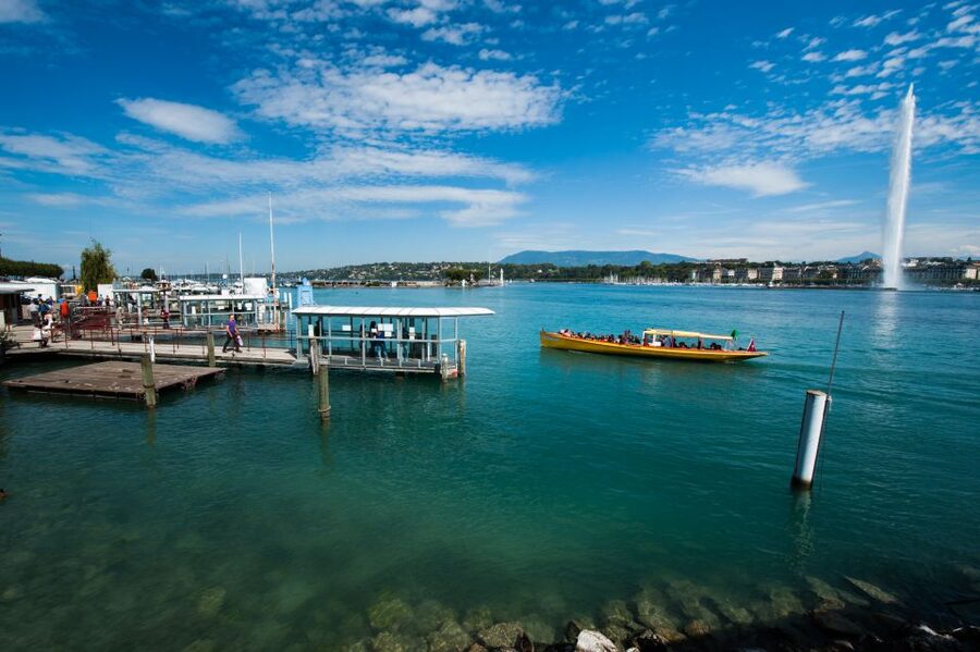 Geneva: Scenic Lake Cruise with Snacks and Wine - From the Paquis shore to Geneva’s landmarks