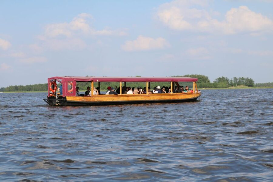 Giethoorn: Village & National Park Canal Cruise with Coffee - Key details at a glance