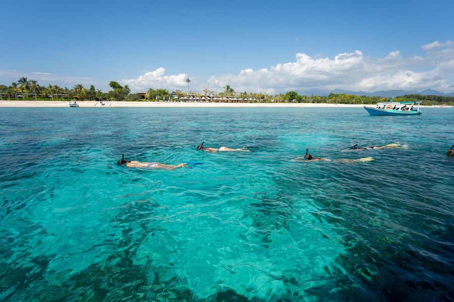 Gili Islands: Private or Shared Snorkeling Boat Trip - What the boat day feels like from start to finish