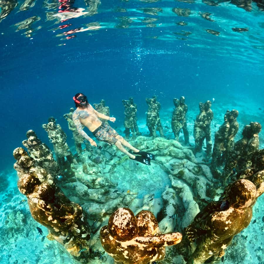 Gili Islands: Private or Shared Snorkeling Boat Trip - The Bask Nest statues at Gili Meno