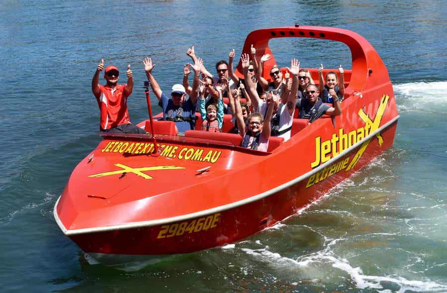 Gold Coast: 55-Minute Extreme Jet Boat Ride - Surfers Paradise, mansions, and waterways