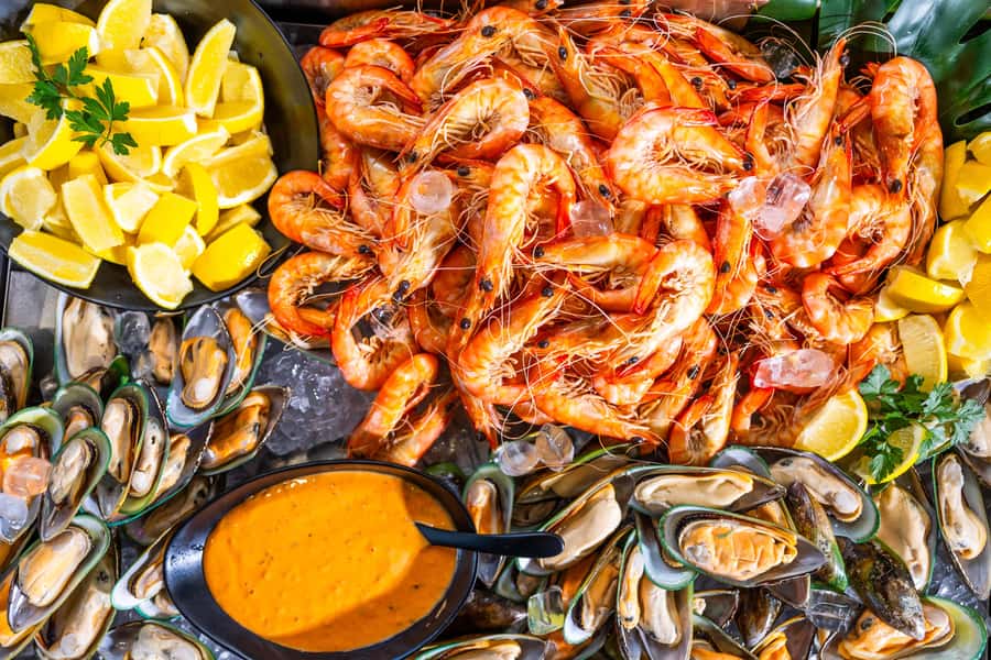 Gold Coast: Sightseeing Cruise with Buffet Lunch - Sights along the two-hour route