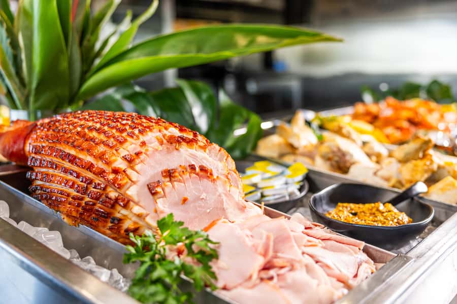 Gold Coast: Sightseeing Cruise with Buffet Lunch - A buffet built for a long lunch