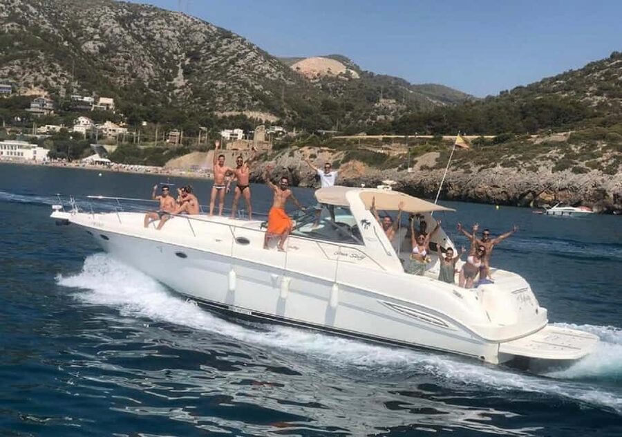 Gran Canaria: Shared yacht trip with drinks, lunch, and snorkeling - The Mogán Cove Stop: Swimming, Snorkeling, and Paddleboards