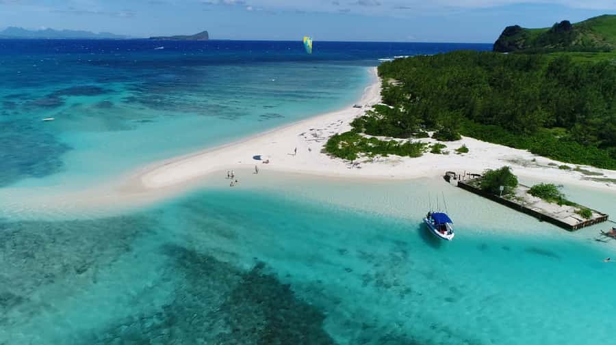 Grand Baie: Catamaran 3 Islands Cruise & Lunch on the Island - Key points to know before booking