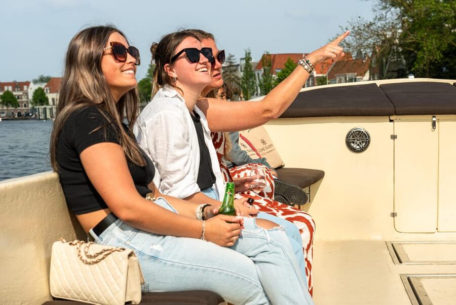 Haarlem: Guided Highlights Canal Cruise on Open Boat - Key points to know before you book