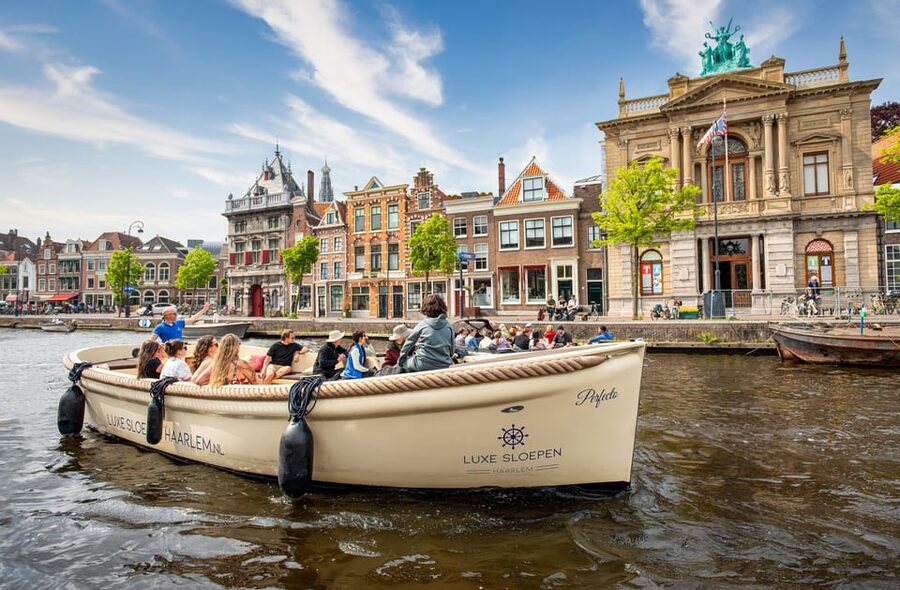 Haarlem: Guided Highlights Canal Cruise on Open Boat - Why seeing Haarlem from the water works