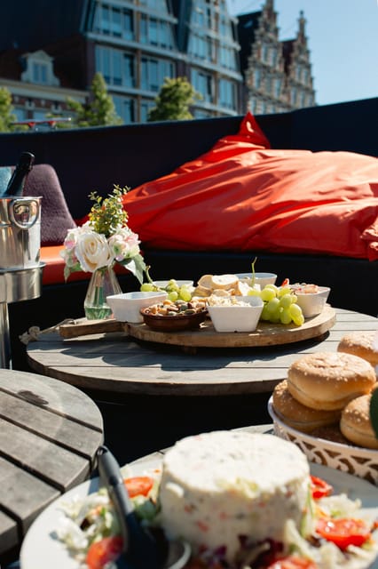 Haarlem: Sightseeing Boat Tour with Snacks and Drinks - Why Haarlem looks different from the water