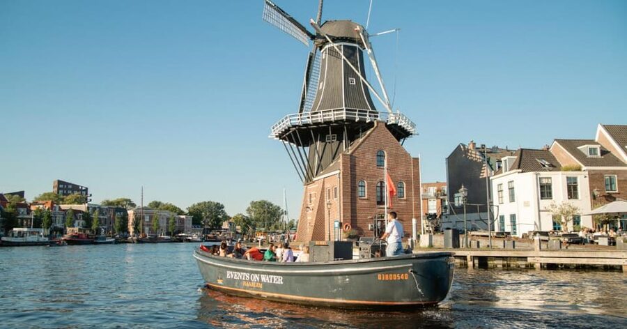 Haarlem: Sightseeing Boat Tour with Snacks and Drinks - Appelaar and Haarlem’s civic landmarks
