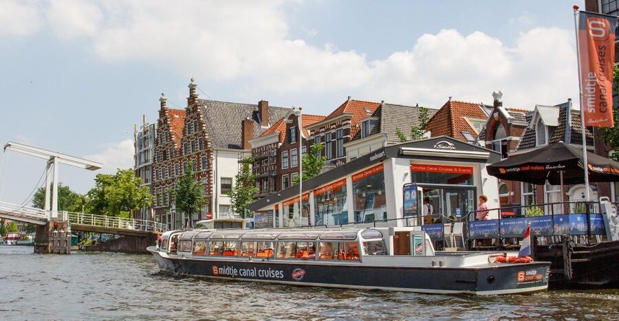 Haarlem: Sightseeing Canal Cruise through the City Center - De Adriaan windmill from the canal