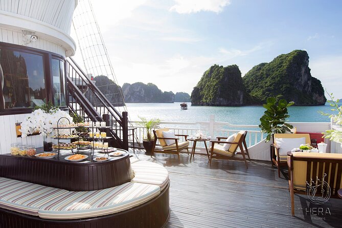 Halong Bay - Hera Cruise - All Inclusive Multi Days Tour - Cruising into Halong Bay