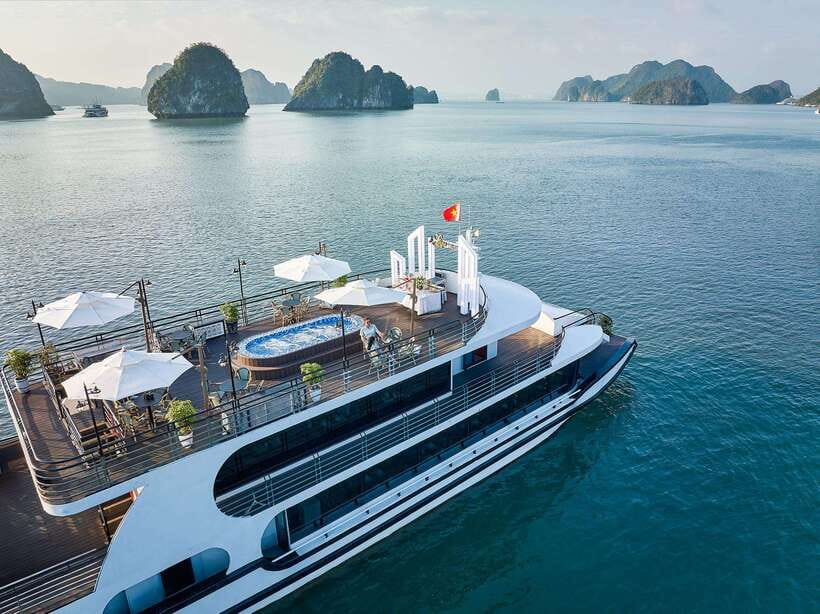 Halong Bay: Luxury Day Cruise with Buffet, Kayak, Swim - What this Halong Bay day cruise is really like