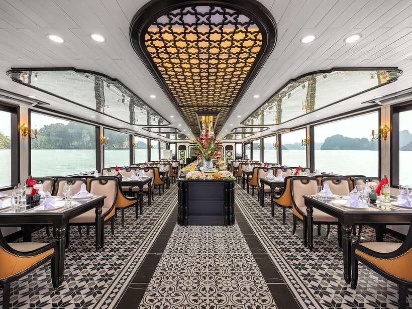 Halong Bay: Luxury Day Cruise with Buffet, Kayak, Swim - Kayaking or bamboo boating at Luon Cave