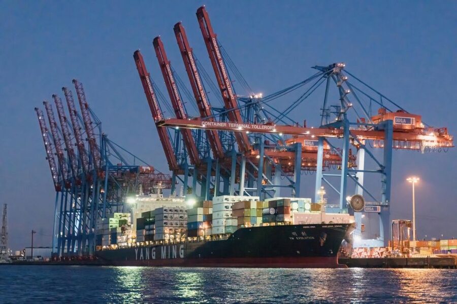 Hamburg: 1.5-Hour Evening Lights Harbour Cruise on a Ship - Key points to know before boarding
