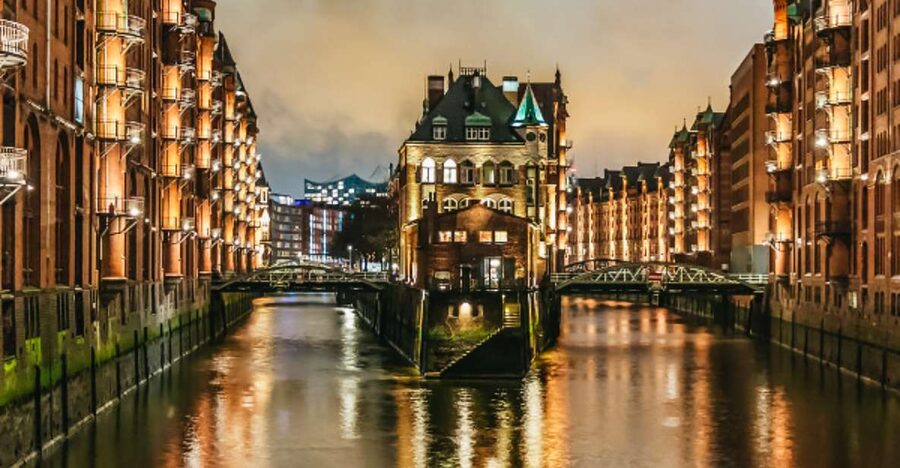 Hamburg: 1.5h Grand Harbor Evening Lights Cruise - Key points to know before boarding