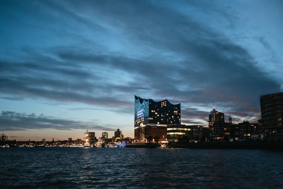 Hamburg: 1-Hour Evening Harbor Lights Cruise - Key points to know before booking