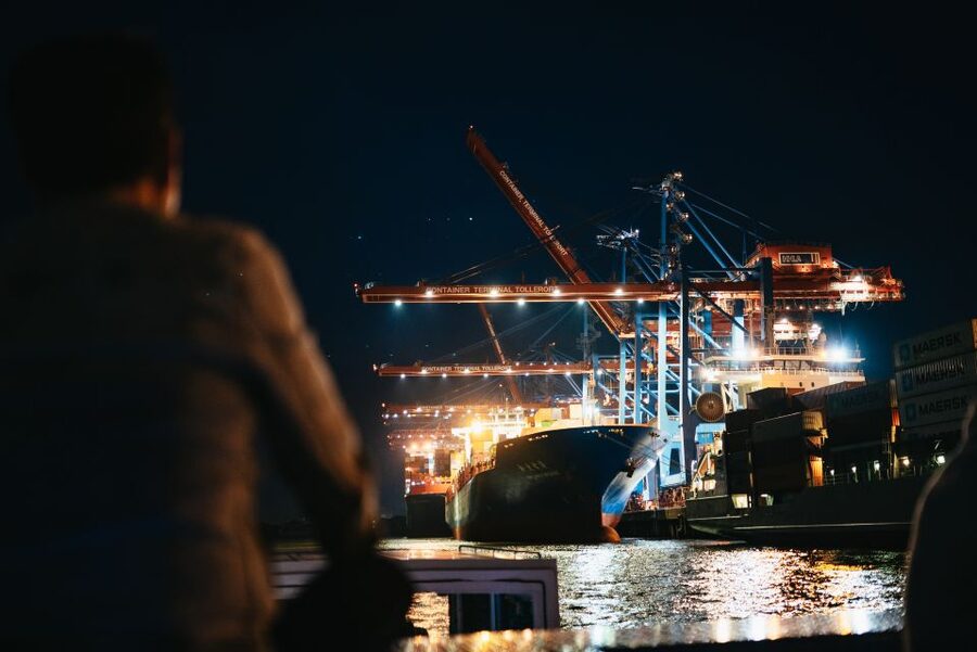 Hamburg: 1-Hour Evening Harbor Lights Cruise - St. Pauli Piers, museum ships, and U-434