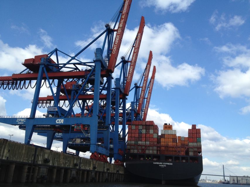 Hamburg: 1-Hour Harbor Cruise - Comfort, drinks, and the one-hour format