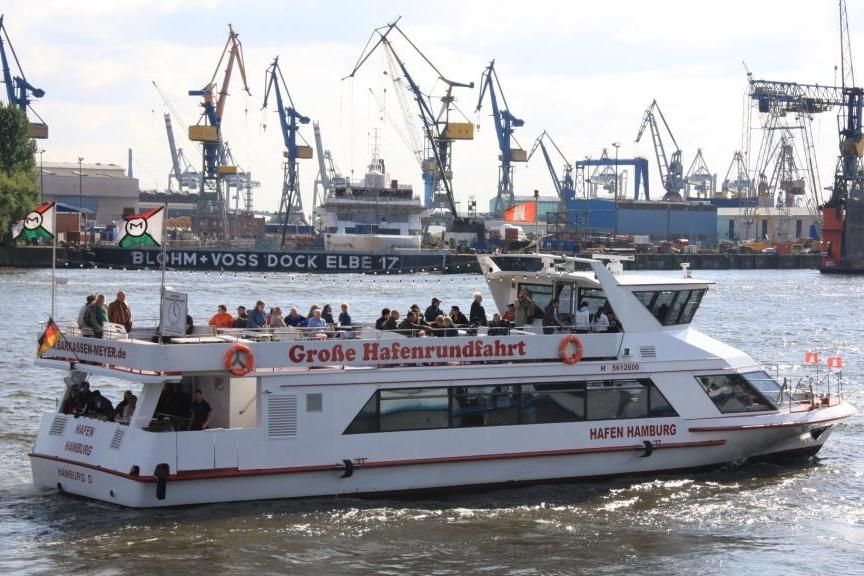 Hamburg: 1-Hour Harbor Cruise - Fish Market, Oevelgönne, and cruise terminals