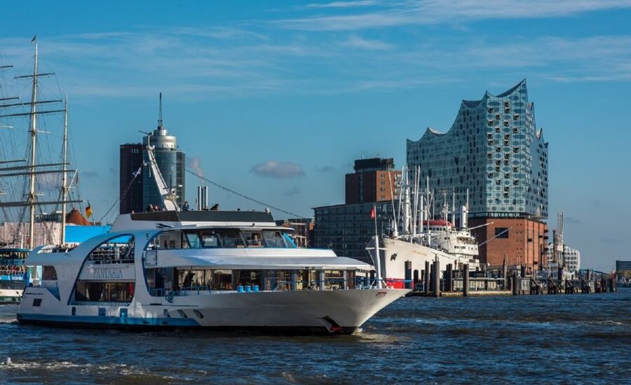 Hamburg: 2-Hour Sightseeing Cruise to Blankenese - Key points to know before you board
