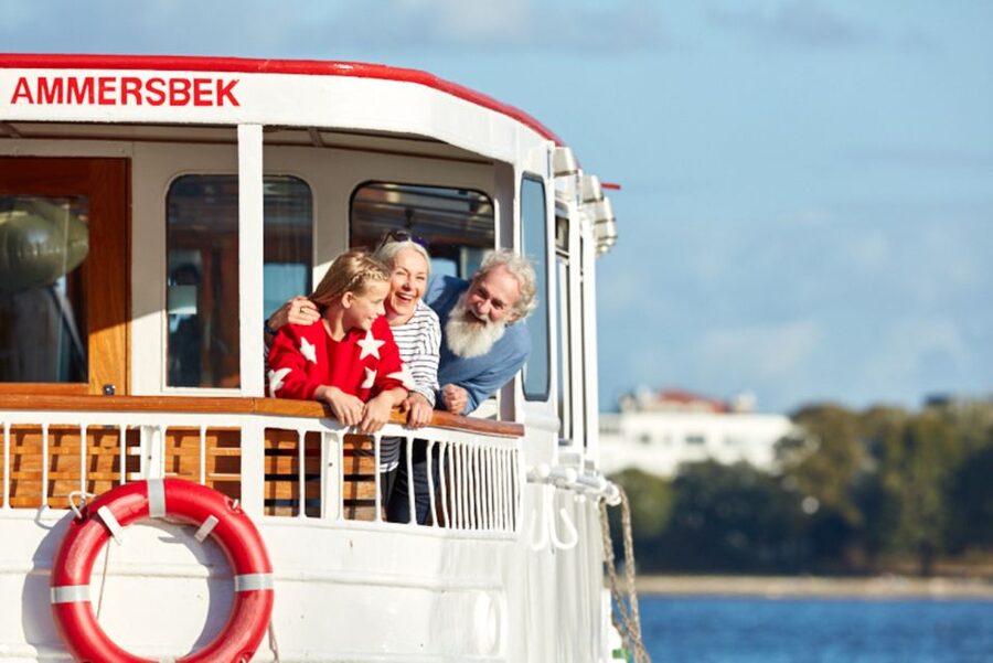 Hamburg: City Cruise on Alster Lake - Under Lombards Bridge and onto the Outer Alster