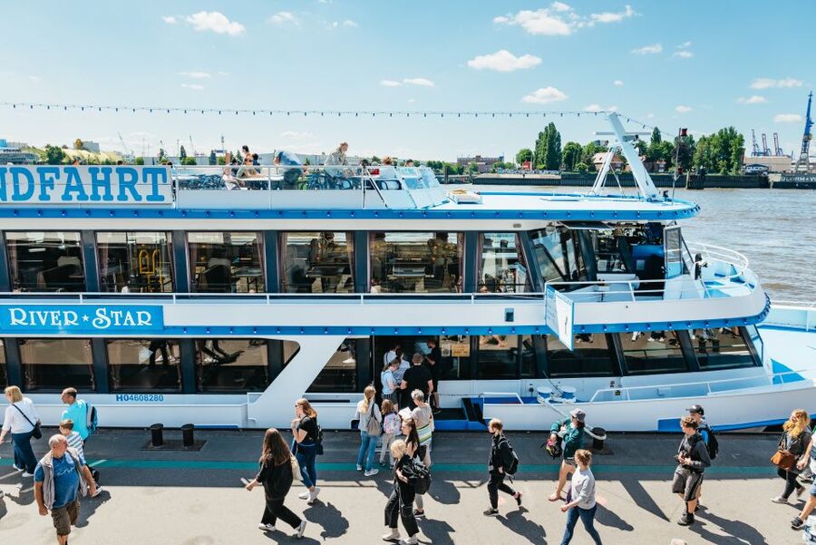 Hamburg: Hop-On Hop-Off Bus with Harbor Cruise - Elbphilharmonie and HafenCity: Hamburg’s new face
