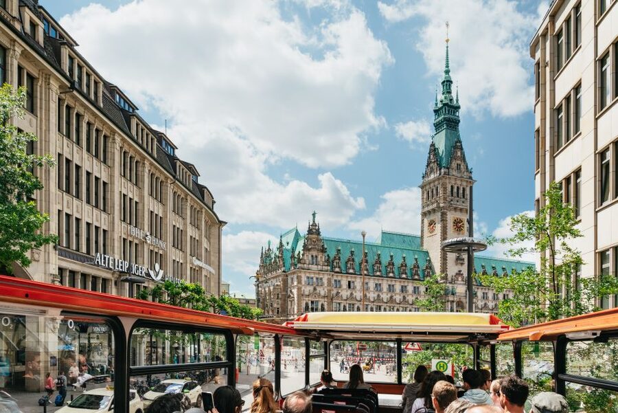Hamburg: Hop-On Hop-Off Bus with Harbor Cruise - Town Hall, Großer Burstah, and St. Michael’s Church