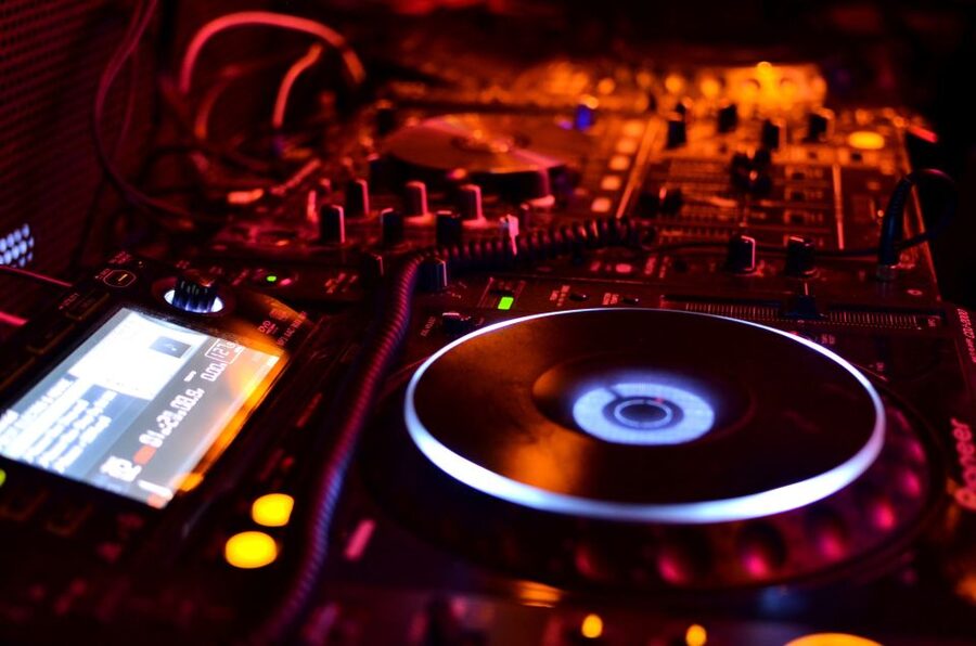 Hamburg: Saturday Night Boat Party - Should You Book the Saturday Night Boat Party?