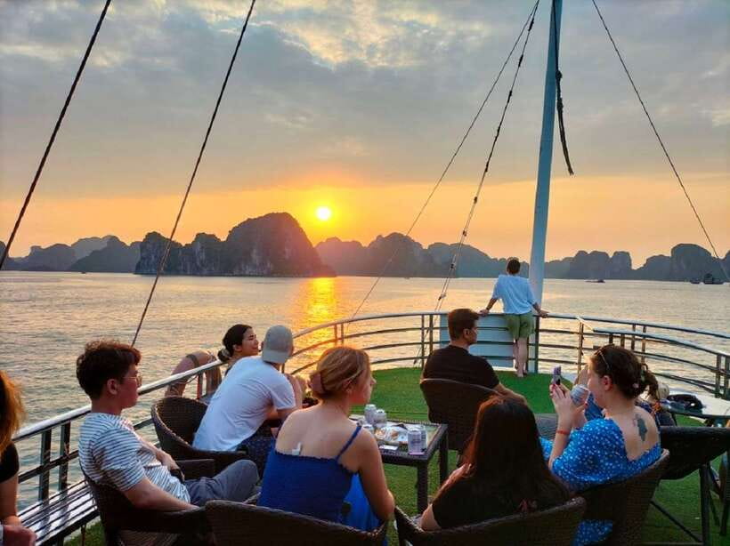 Hanoi: Ha Long Bay Day Cruise - Swimming, Meal, Kayaking - Titop Island: Swim or Climb for the View